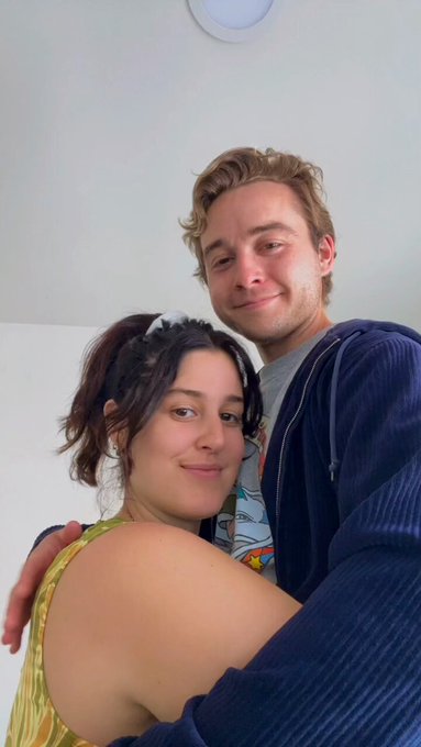 the struggles of trying to have a cute moment with my bff as a sexy giantess 😤 https://t.co/sNODQ47p