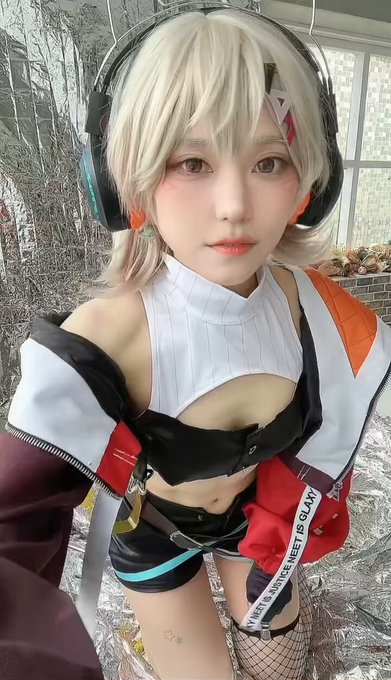コスプレイヤー小鳥遊ゆあのTwitter動画4