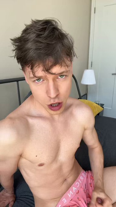 Wanna swallow my load?? https://t.co/wxEkLZLCTI