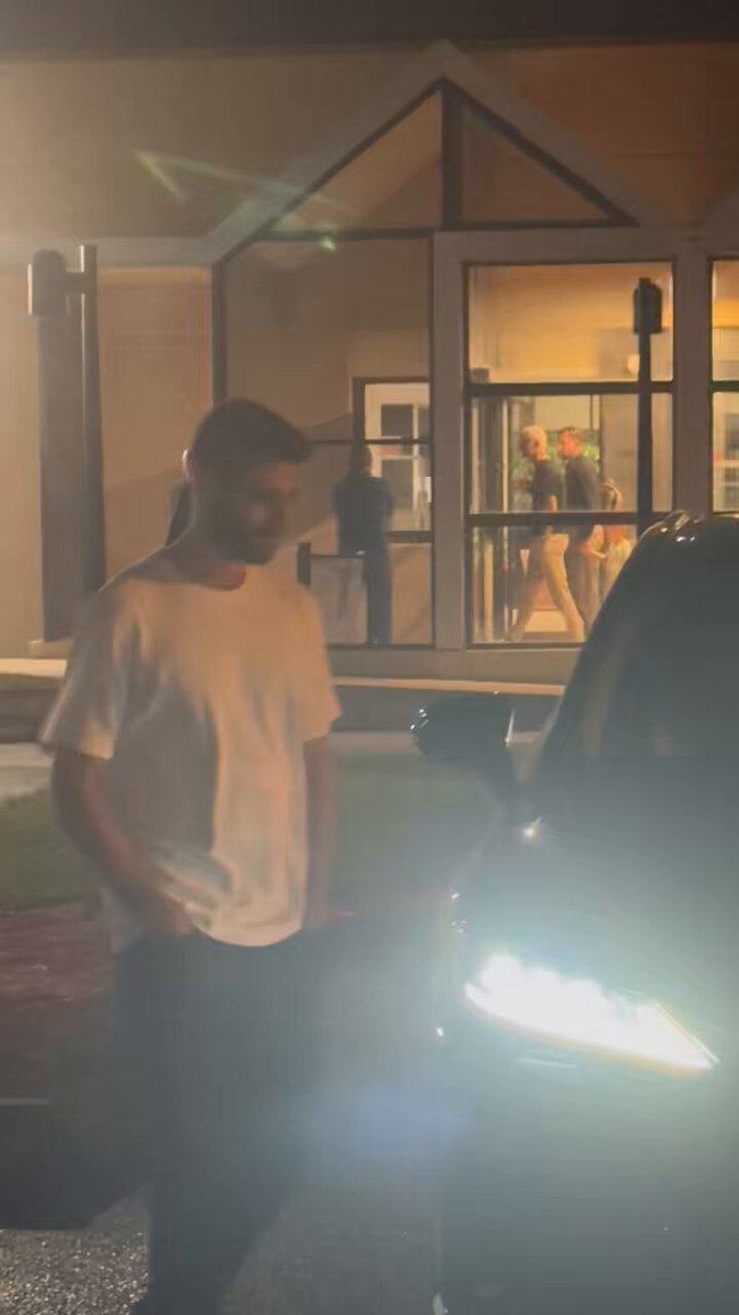 https://pbs.twimg.com/ext_tw_video_thumb/1815144669132521473/pu/img/LhG_Liq6ClQ9F0g2.jpg?name=orig