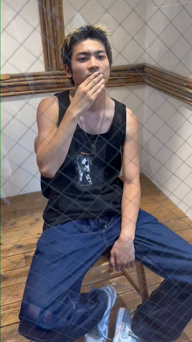 TbNsMvZ9lR7t74pX.jpg