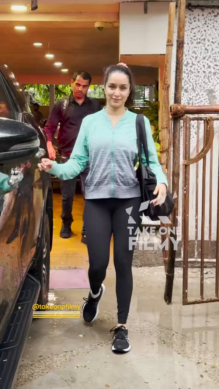 Shraddha kapoor yoga pants clearance