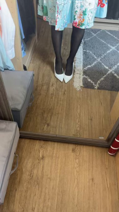 Afternoon my lovers!  What do you think of this little number? https://t.co/Xn3d14dVzO<a href="/tag/throne"class="tags"><span>#throne</span></a><a href="/tag/wishlist"class="tags"><span>#wishlist</span></a>