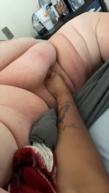 I love how his hand gets lost in my fat. https://t.co/BoKwP3GgS0 https://t.co/IGpcx7H6dY<a href="/tag/chub"class="tags"><span>#chub</span></a><a href="/tag/superchub"class="tags"><span>#superchub</span></a><a href="/tag/fatpad"class="tags"><span>#fatpad</span></a>
