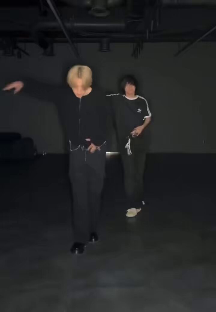 BTS ジミン着用 AMBUSH ロゴ リラックスフィット カーゴパンツ Hygea🐥𝕄𝕌𝕊𝔼🍰 아냐? on X: