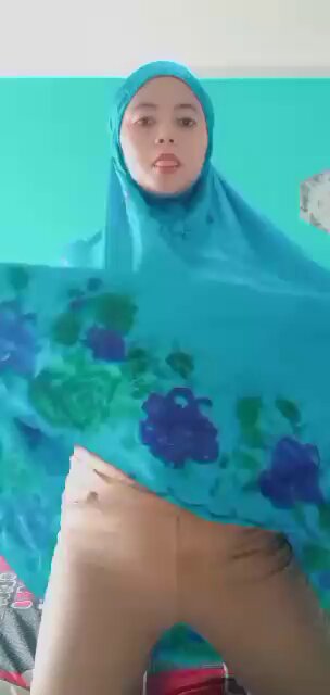 ukhti zaman sekarang suka banyak tingkah