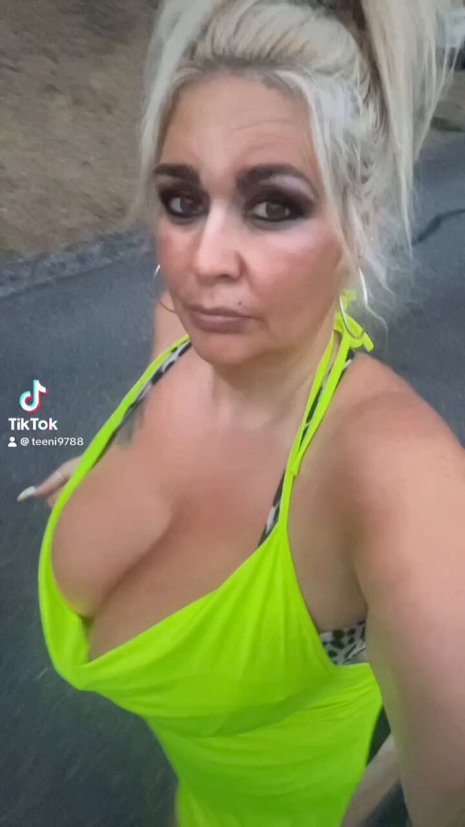 @teeni978s video Tweet