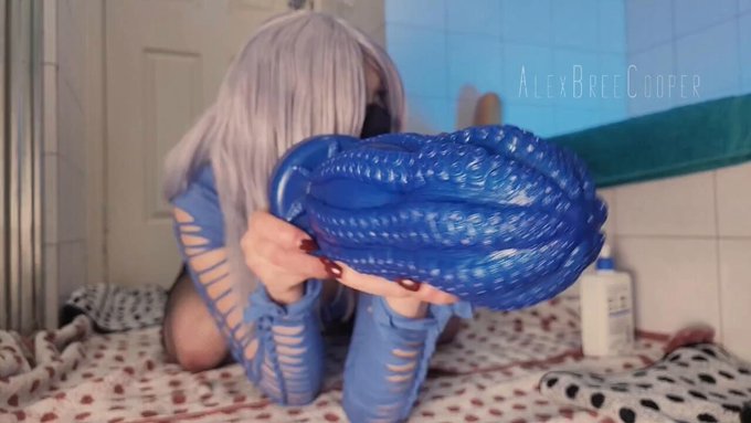 VID SOLD! Hentai dildo and massive inflatable leaves my ass gaping ? Check it out! https://t.co/tVFkQjtHF8