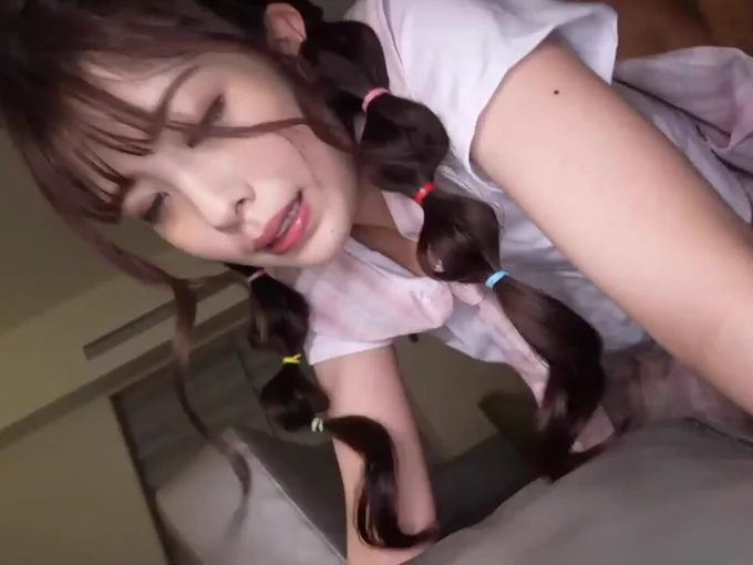 三坂エマ 渋谷のエロGALに紹介してもらった女子大生😝 勝手にハメ撮りAV出演！