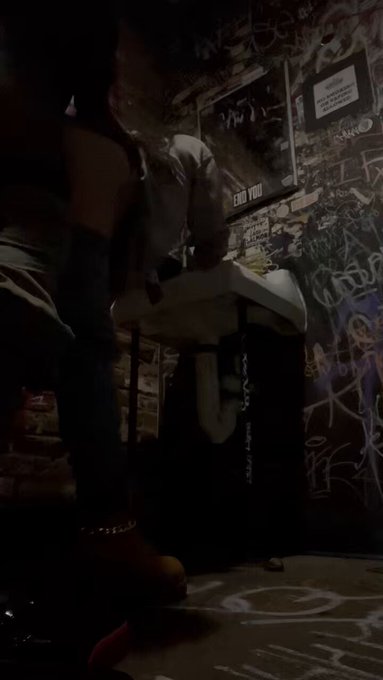 We love good public bar sex don&rsquo;t we ?! 😈😉 https://t.co/0YYU62jFMA