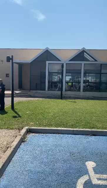 https://pbs.twimg.com/ext_tw_video_thumb/1821481431203196928/pu/img/R4YTSyrn34nucpd-.jpg?name=orig