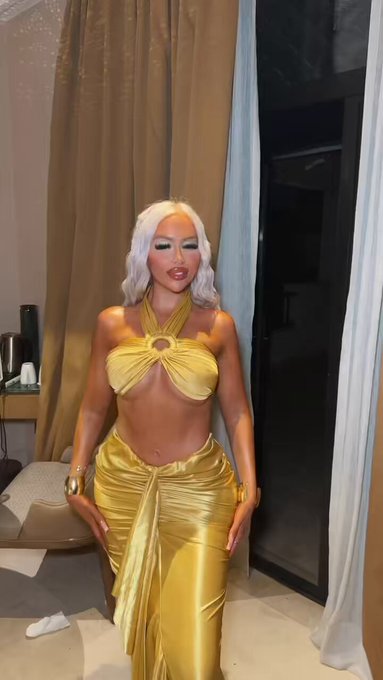 Golden goddess ✨☀️ https://t.co/EFxOkUtPuU