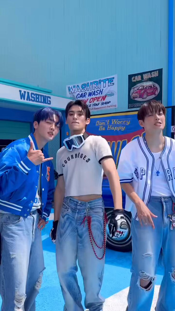 Not Worrying Being a Happy E Girl @jazzinetea  X 