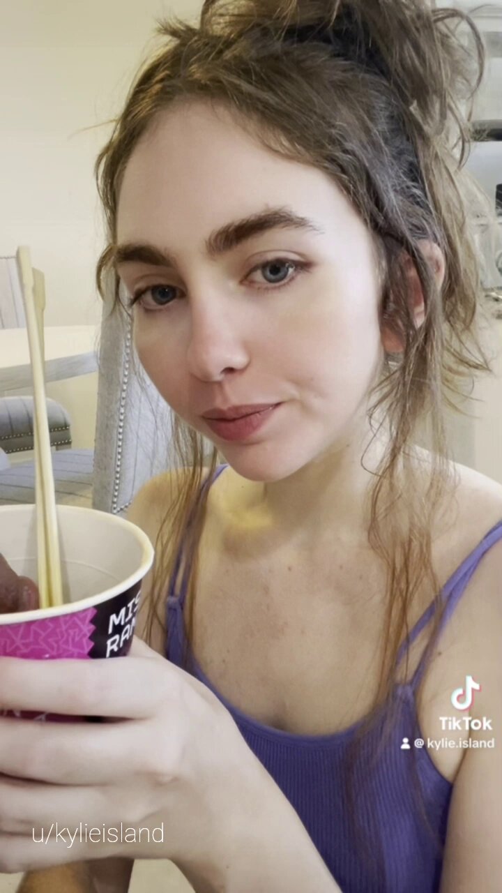 @kylieiislands video Tweet