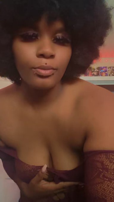 Ebony queen here!! Love my juicy body. https://t.co/rD50WUkVf5<a href="/tag/wannabe"class="tags"><span>#wannabe</span></a><a href="/tag/megantheestallion"class="tags"><span>#megantheestallion</span></a>