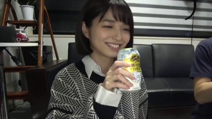 お家に連れてきた可愛らしいショートカット美人 お酒を飲めば飲むほどにえっちになっていく 経験人数のほとんどがバーの店員、と謎の爆弾話。 つまり、ヤれるよね〜
