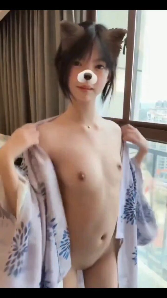 😍刚上大学的萝莉妹妹骚的不轻啊      