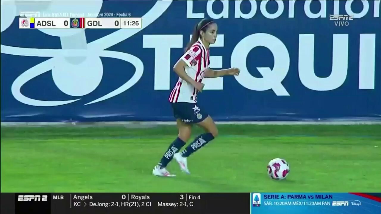 💥 Golazo de Montse Hernández para abrir el marcador a favor de @ChivasFemenil 🔴⚪️