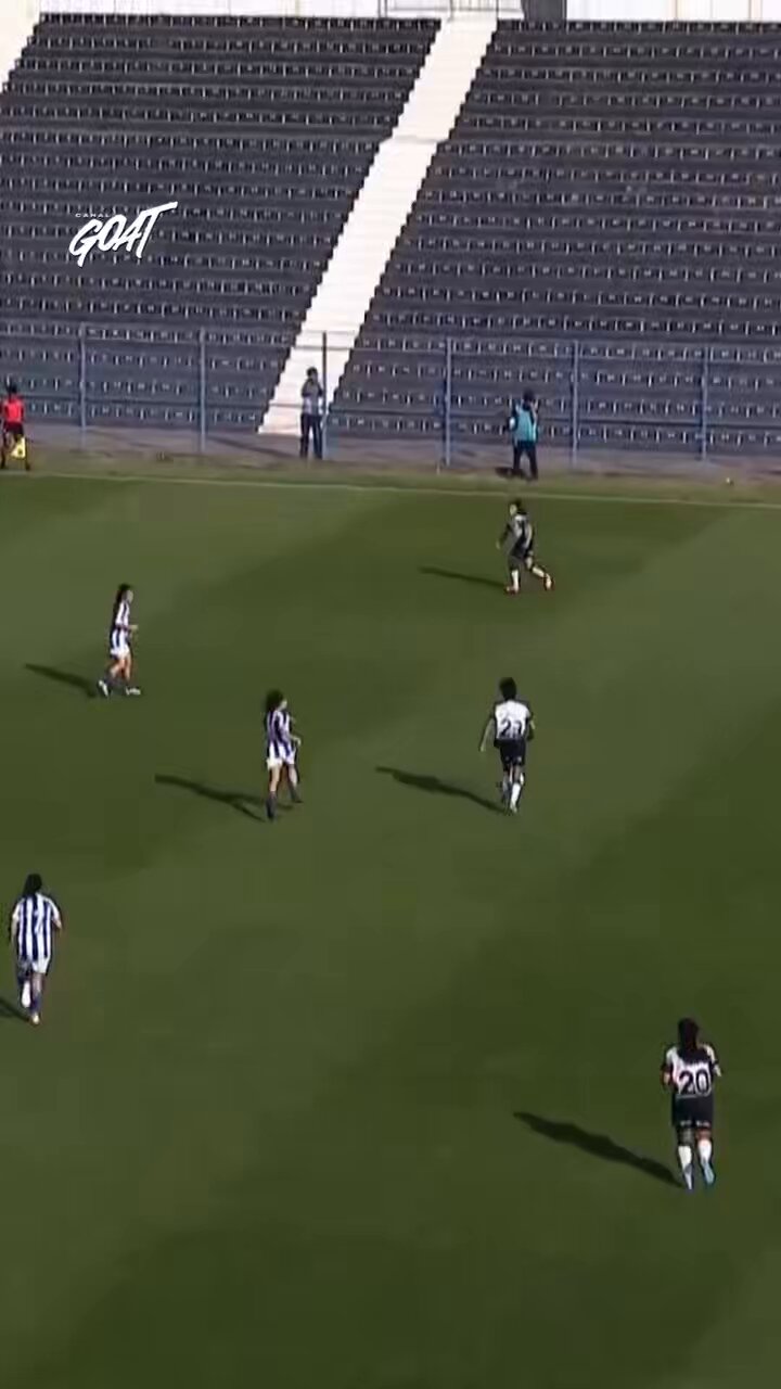 ⚽️ Gol da mágica para deixar tudo igual no placar! Vic Albuquerque empata para o @SCCPFutFeminino!🎥 @CanalGOATBR