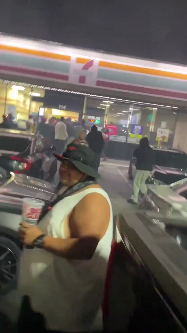 [爆卦]  美國洛杉磯的7-11也被0元購了