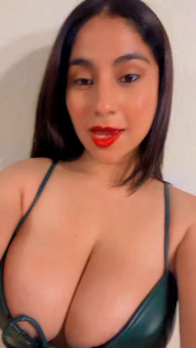 Hola mi amor fui nominada vota por mí si quieres continuar viéndome en la @MANSIONSEXMEX ??️❤️??
Quiero