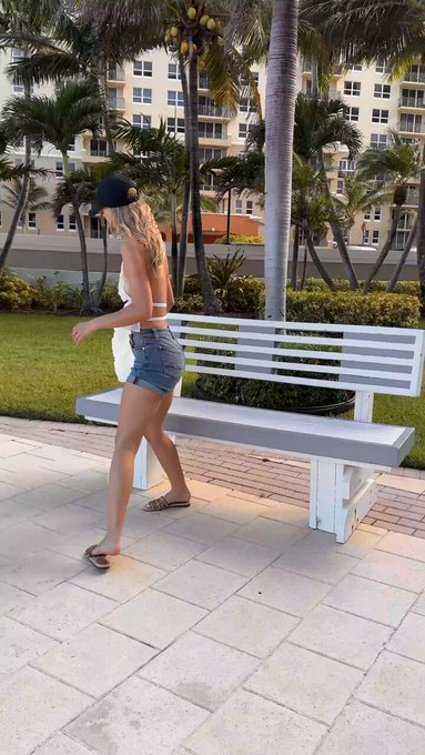 Embrace the beauty of today!😍 https://t.co/3onkiU4rZF