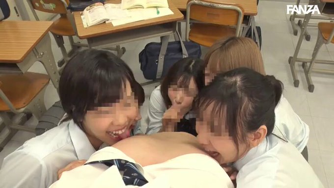 99.4％が女子！の学校に入学したらクラスメイトは女子ばかりでモテまくり！休み時間、授業中関係なく誘惑されまくりでヤラレまくり！楽しいやら…