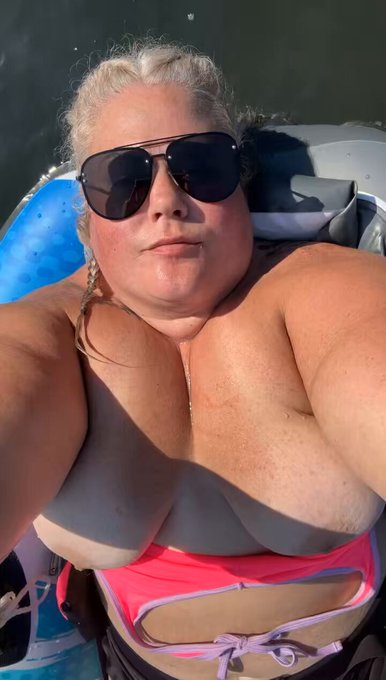 Just floating the river! #naked #bbw #boobies https://t.co/rnhuZMfESQ<a href="/tag/naked"class="tags">#naked</a><a href="/tag/bbw"class="tags">#bbw</a><a href="/tag/boobies"class="tags">#boobies</a>