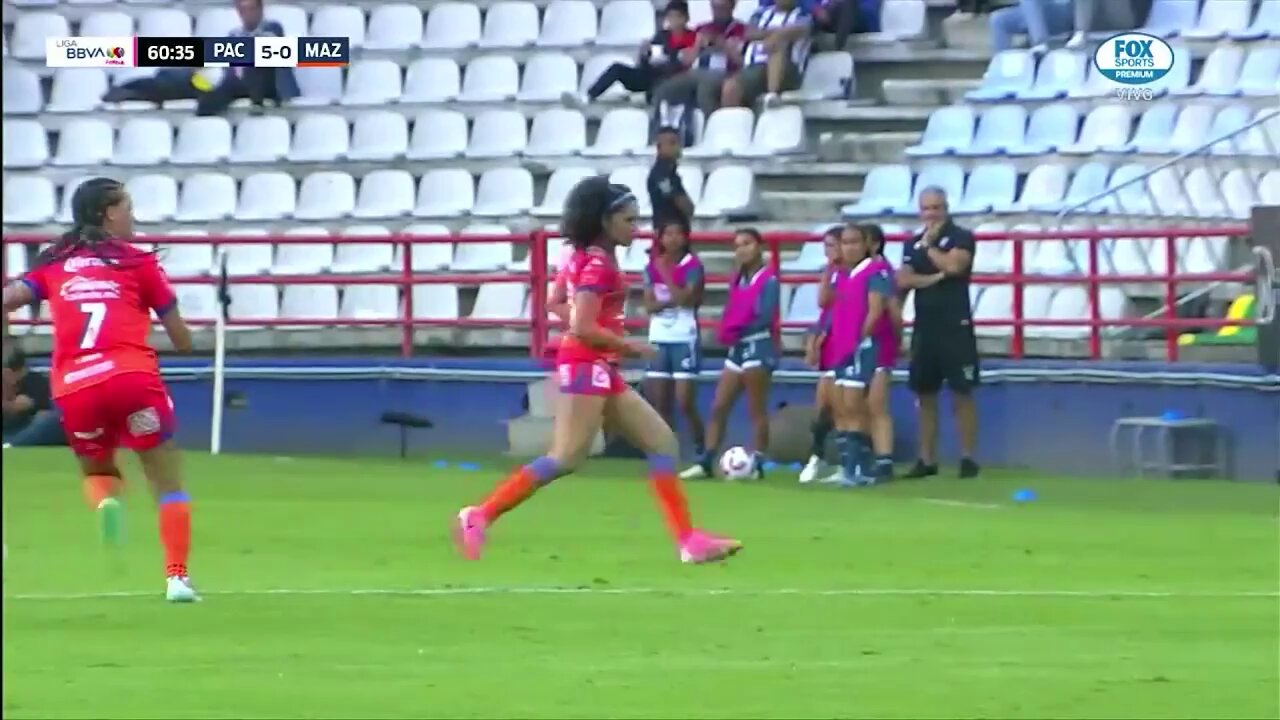 Momento especial🥹❤️@KentiRobles anotó su primer gol en la #LigaBBVAMXFemenil ⚽️