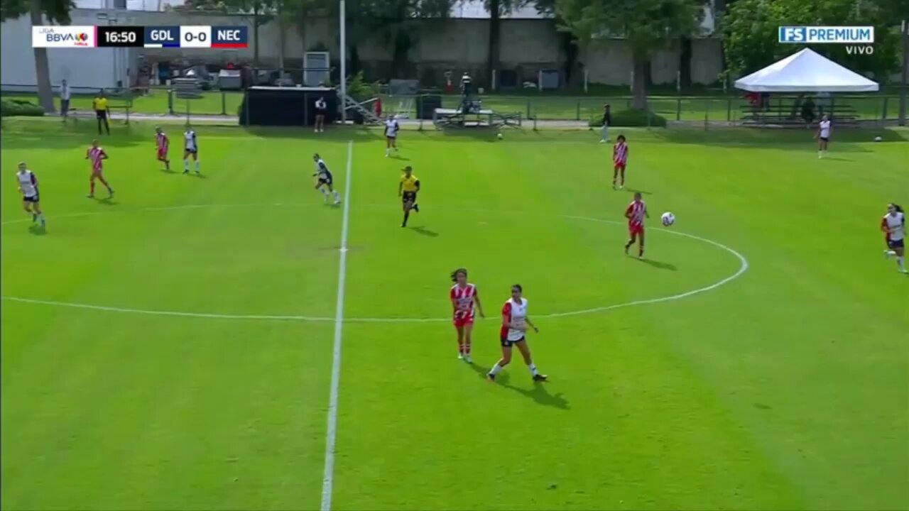 ⚡️ Allison Veloz ⚡️@NecaxaFemenil ya lo gana en Verde Valle con esta anotación. 🥵