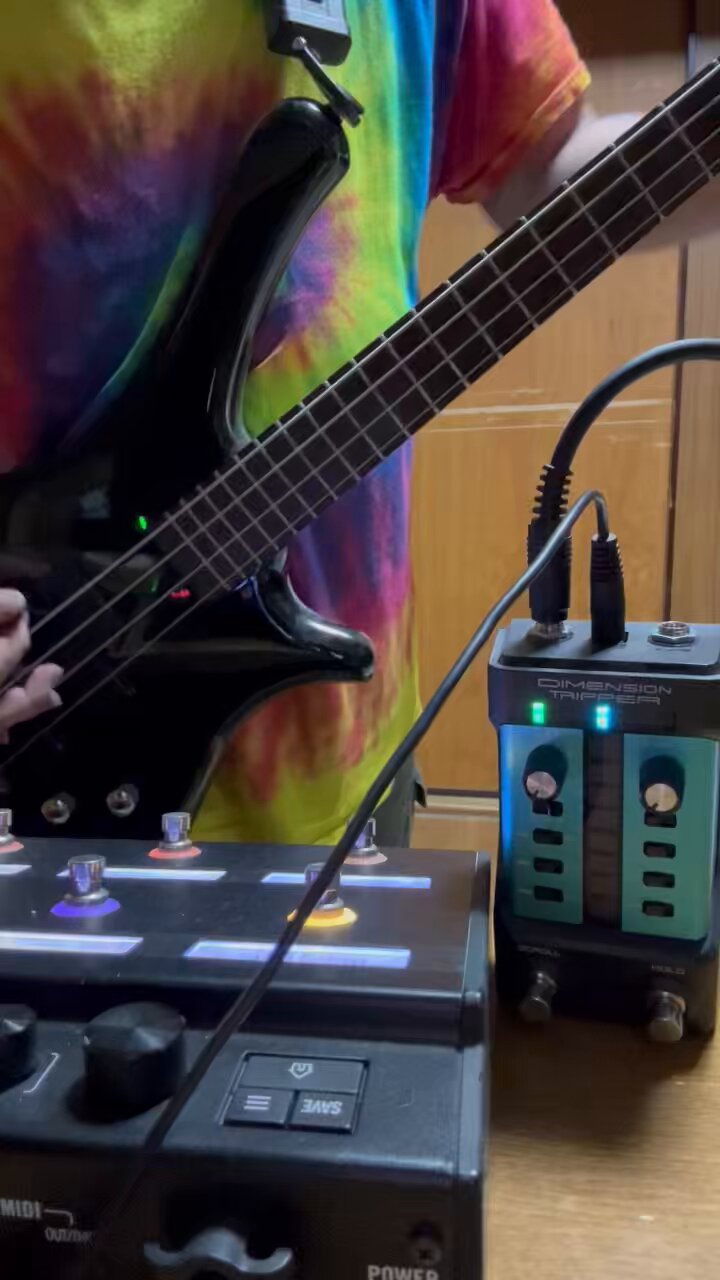 DIMENSION TRIPPER｜ギターストラップで操作する新感覚