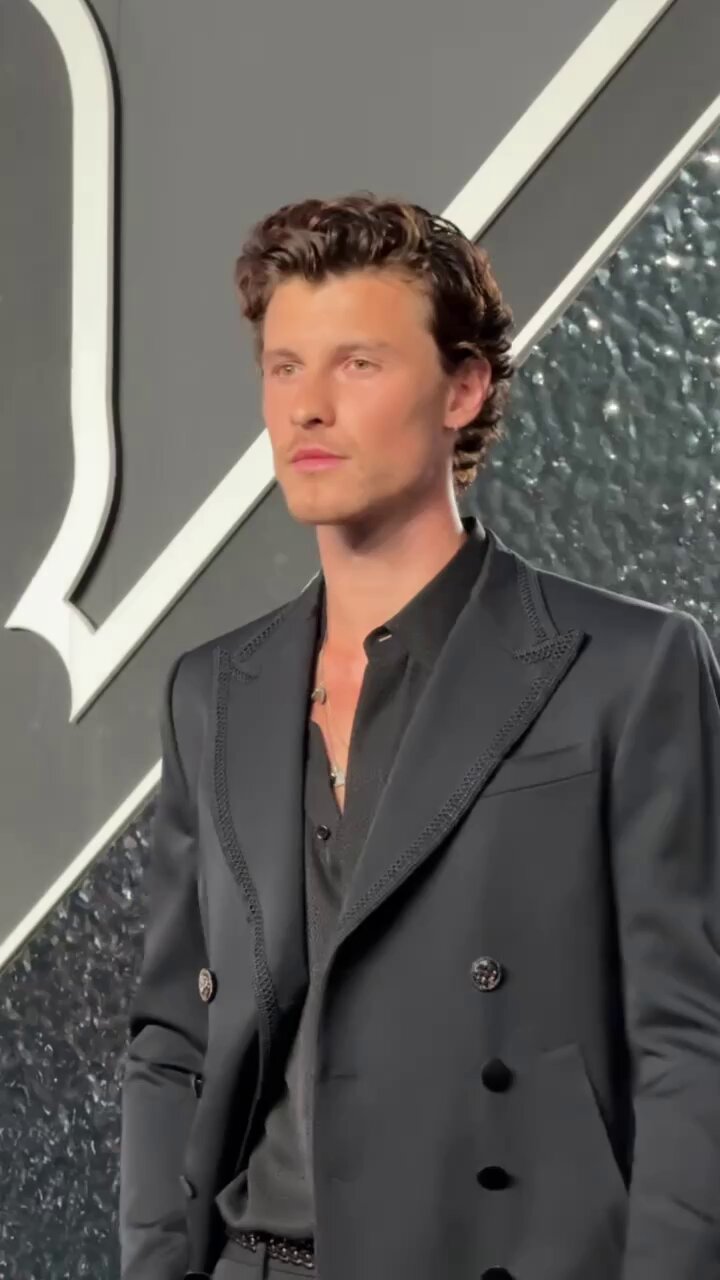 playtuşu on X: "shawn mendes.🤌 #VMAs https://t.co/LC466WN050" / X