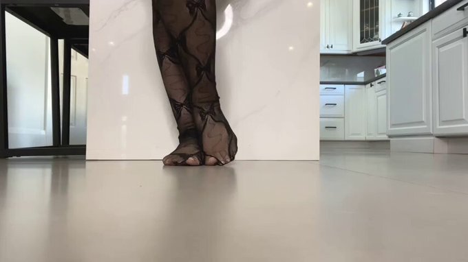 My #clip - Stocking Banana Crush ASMR just sold! https://t.co/VO2cb6nnhp https://t.co/RBQ9SYc63P