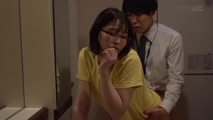 唯井まひろ しゃぶり癖喪女ニート😝 引きこもり自立センターの僕が初めて訪問した相談者は常に何かをしゃぶっていないと気が済まない女（23）だった。