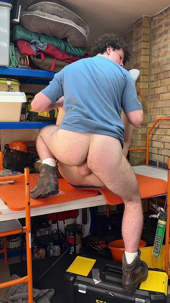 RT @bestgayfetish: While working 20240925020537