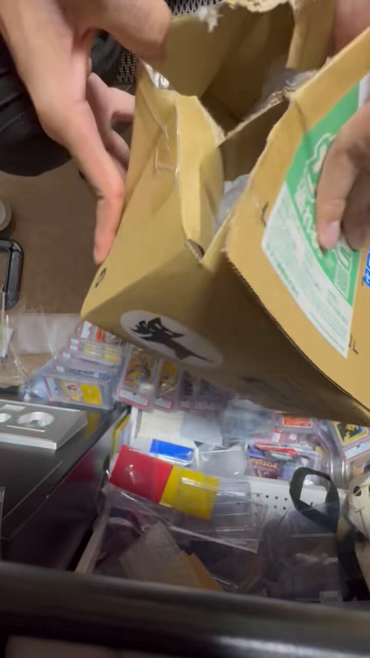 かん※再シュリ❌箱潰れ❌ ポケカ]再シュリンク詐欺が横行中！開封してみたらエグかった
