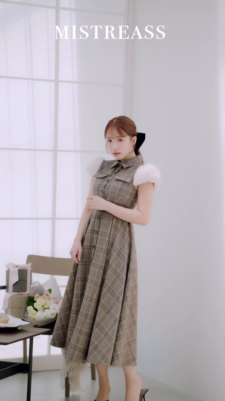 ミストレアス Fur Sleeve Plaid Shirt Dress Fur Sleeve Plaid Shirt Dress - MISTREASS