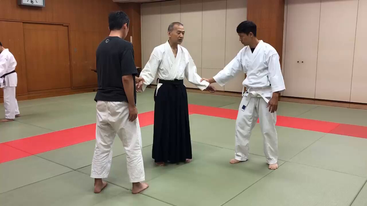 Amazon.co.jp: 深淵の色は 佐川幸義伝 : 津本 陽: 本