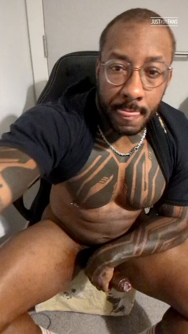 SOLO CUMMING 11...

See this and more at:
https://t.co/GFRl5ASIOS https://t.co/FbkCvsMkCI