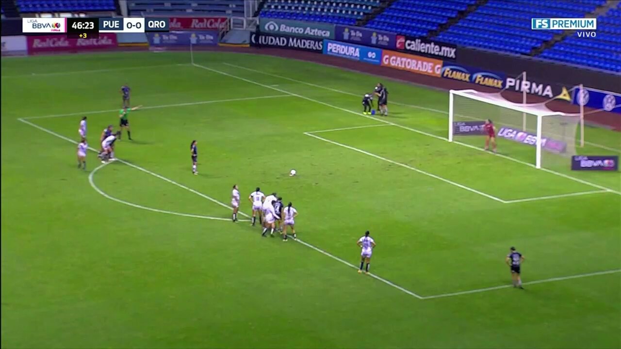 ⚽️ Se mueven las redes en Puebla @SantamariaFabi abre el marcador para @GallosFemenil 🐔#SomosDesafiantes ⚡️