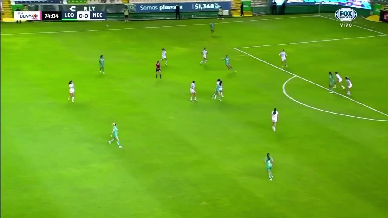 Dani Calderón así abrió el marcador para @clubleonfemenil. 🦁👏#SomosDesafiantes ⚡️