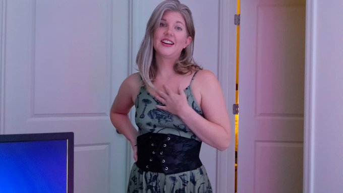 Out now!    That zombie eyed custom is live on @ManyVids!  https://t.co/o2YMPjNyIl https://t.co/UDQD<a href="/tag/tittytuesday"class="tags"><span>#tittytuesday</span></a>