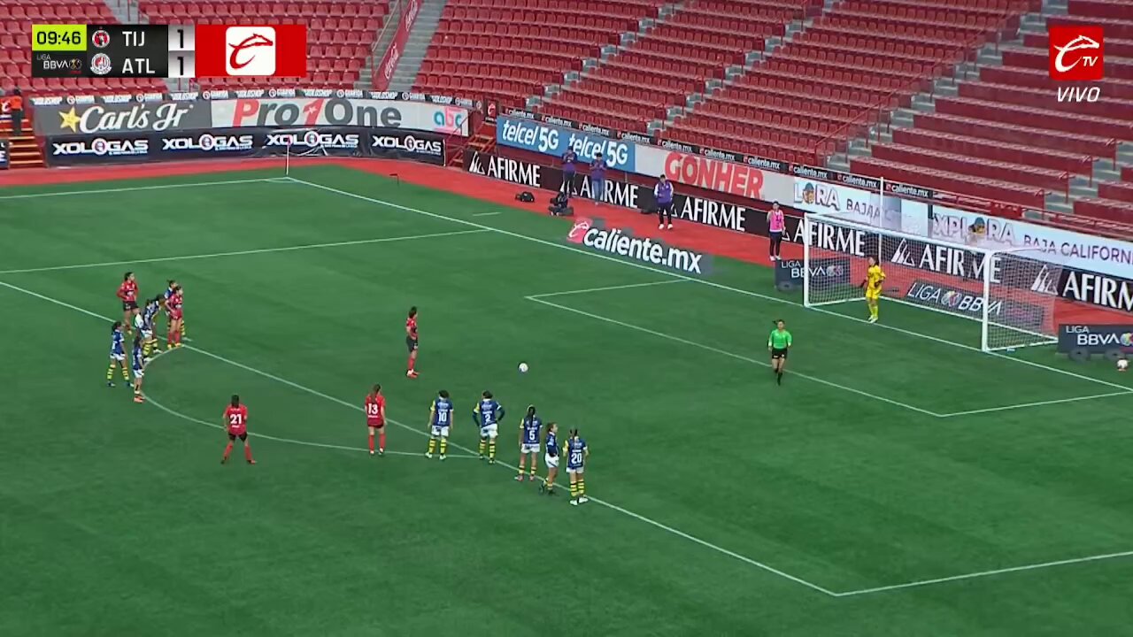 ✖️2⃣  @aksolorzanoo 🇬🇹 desde los 11 pasos y @XolosFemenil 🔴⚫️ le da la vuelta al encuentro.#SomosDesafiantes ⚡️