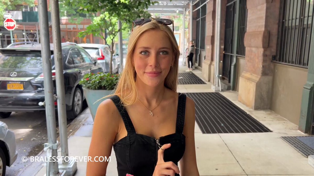 Video oleh @BralessGirlsTV