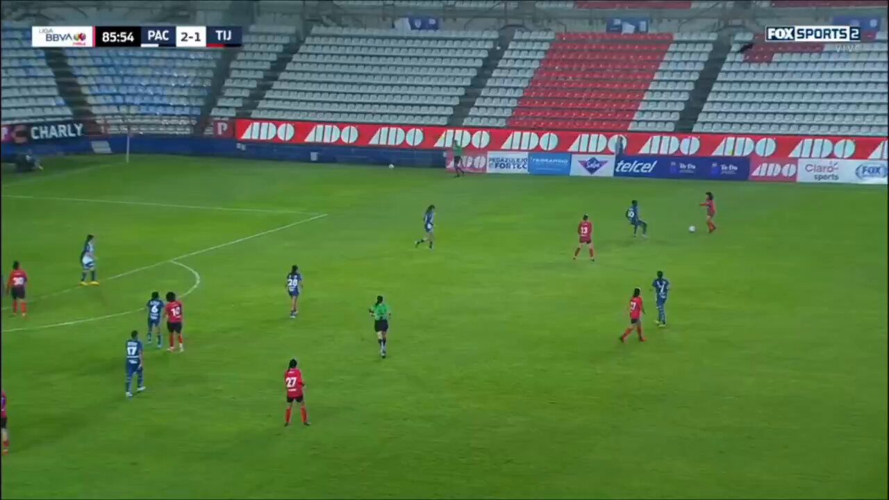 ¡Con esata anotación Bibiana Quintos empató el partido con un golazo!🐕😎@TuzosFemenil 2-2 @XolosFemenil#SomosDesafiantes ⚡️