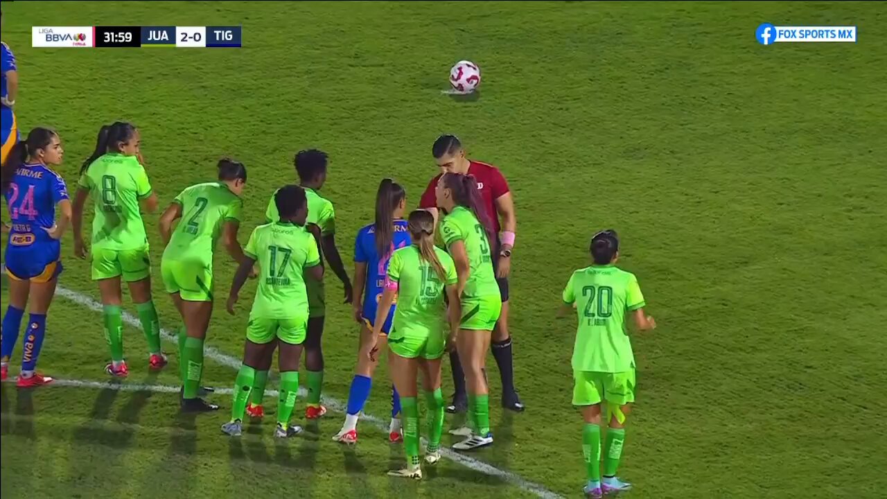 ¡Desde los 11 pasos Jacqueline Ovalle descuenta para las Amazonas!🐯🔥@FemenilFcJuarez 2-1 @TigresFemenil#SomosDesafiantes ⚡️