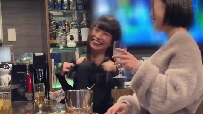 桜井千春 ガールズバーのノリが良くて可愛い店員を美味しくいただきました