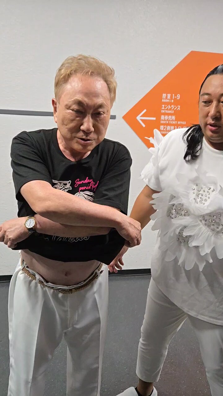 ロバート秋山竜次の“体モノマネTシャツ”から、ドジャース大谷
