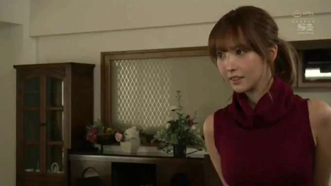 🔍三上悠亜 🔍 巨乳、痴女、フェラ、美少女 🔍布団の中でこっそり密着SEX😈😭💕 布団もいいけどカーテンに隠れてフェラしてもらうのも背徳感あってええなあ🤔