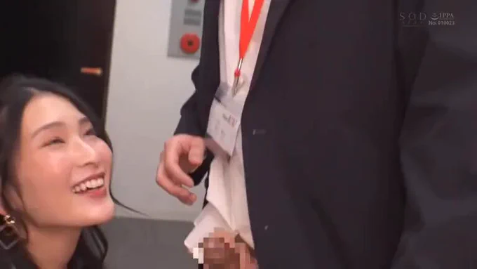 本庄鈴 突然チンコをおしゃぶりしまくるフェラ大好きお姉さん！ 唾液だらだらディープスロート＆トルネードフェラでたっぷり射精！ 射精完了まで止まらないトルネードフェラは圧巻！